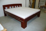 Vyrábíme kvalitní postele s masivním roštem a zdravotními matracemi.